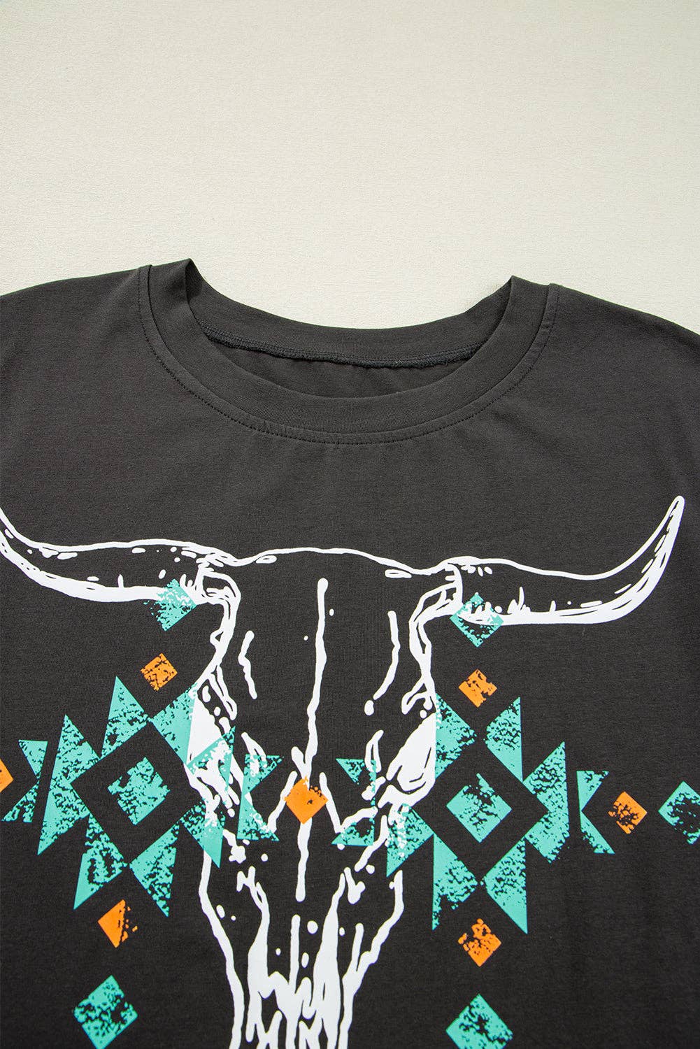 Carbon Grey Vintage Western Bull Head Skull Turquoise Aztec Graphic T Shirt: Carbon Grey / 95%Cotton+5%Elastane / S