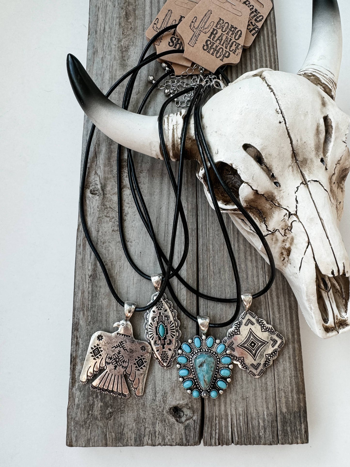 Western Pendant Necklace - Thunderbird conch aztec : 1 - THUNDERBIRD