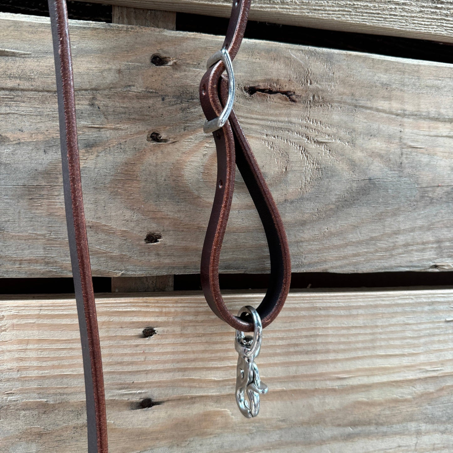 Black Single Rope Noseband Lariat with Leather Hanger