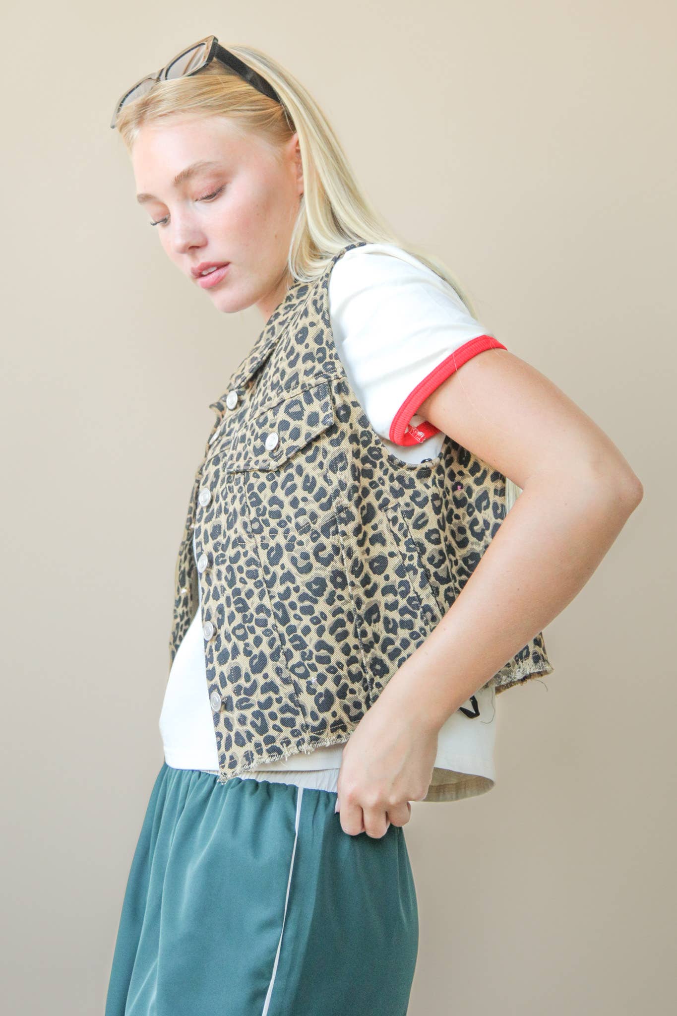 Leopard Printed Collared Casual Vest: CAMEL MIX