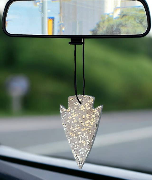 2P-BOUJEE reSCENTable CHARMS : ARROW