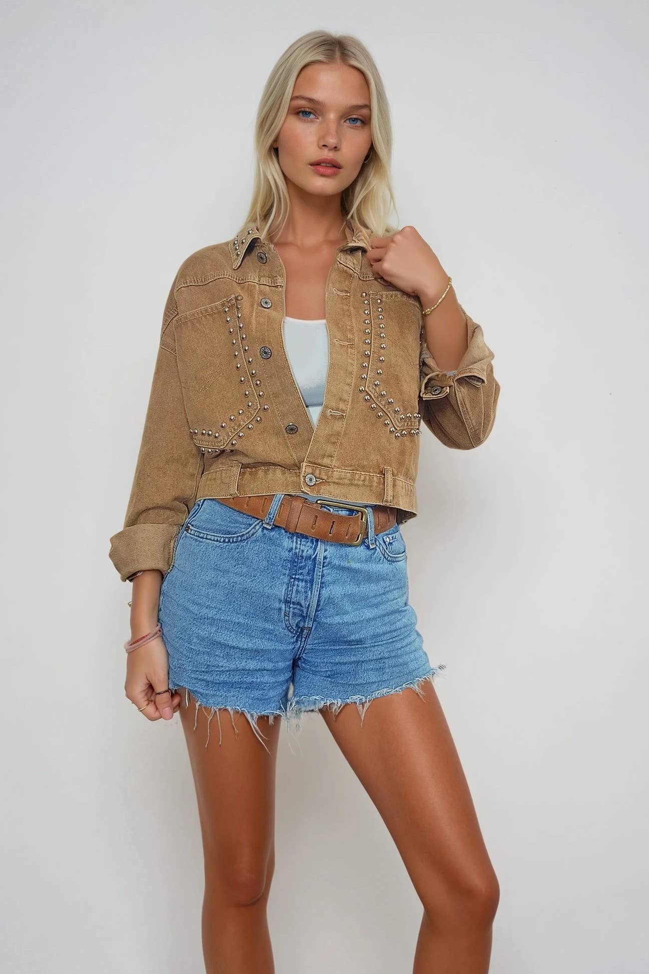 STUDDED CROPPED WASHED DENIM JACKET: M