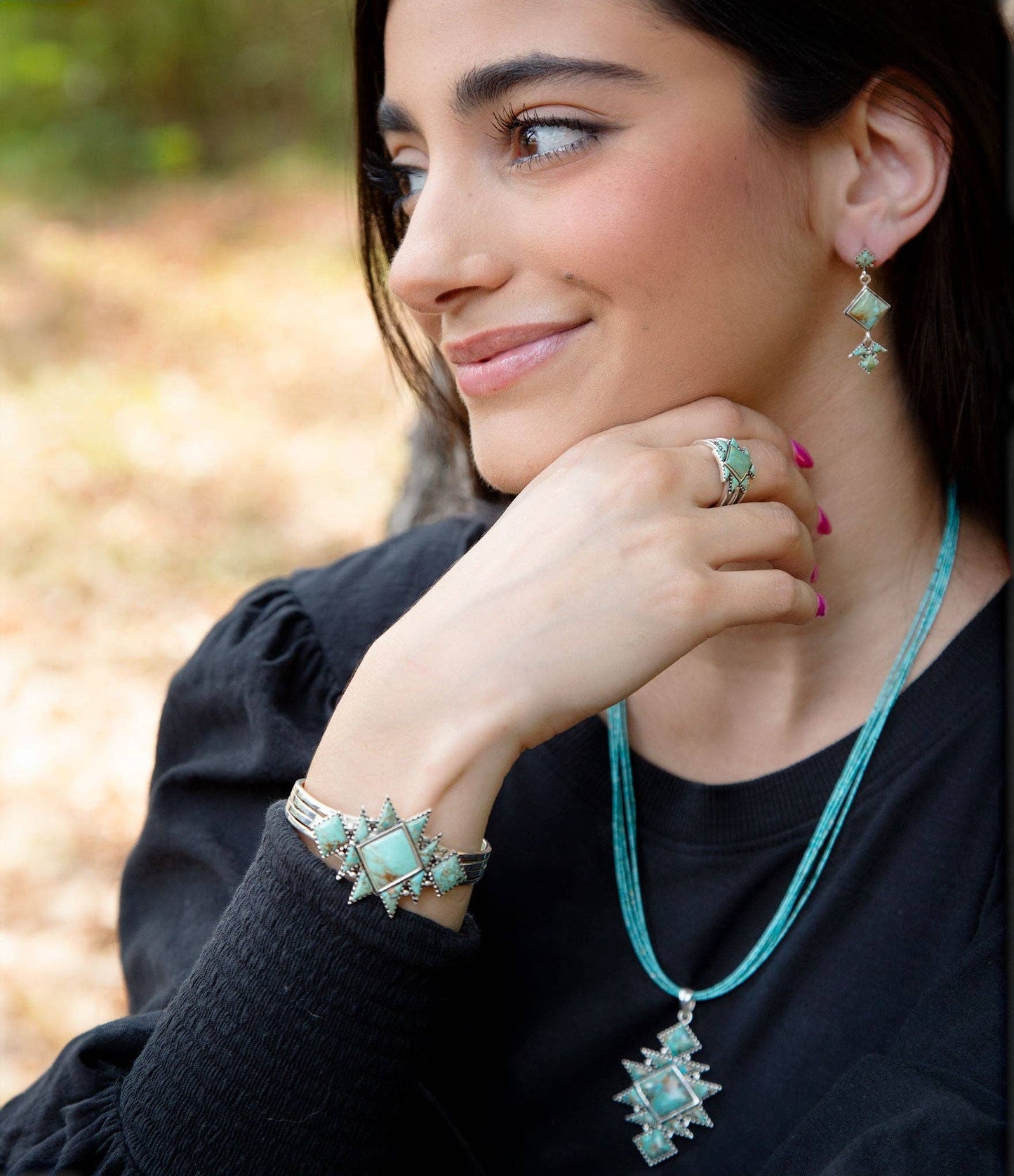 Sharp Turquoise and Sterling Silver Ring: 8