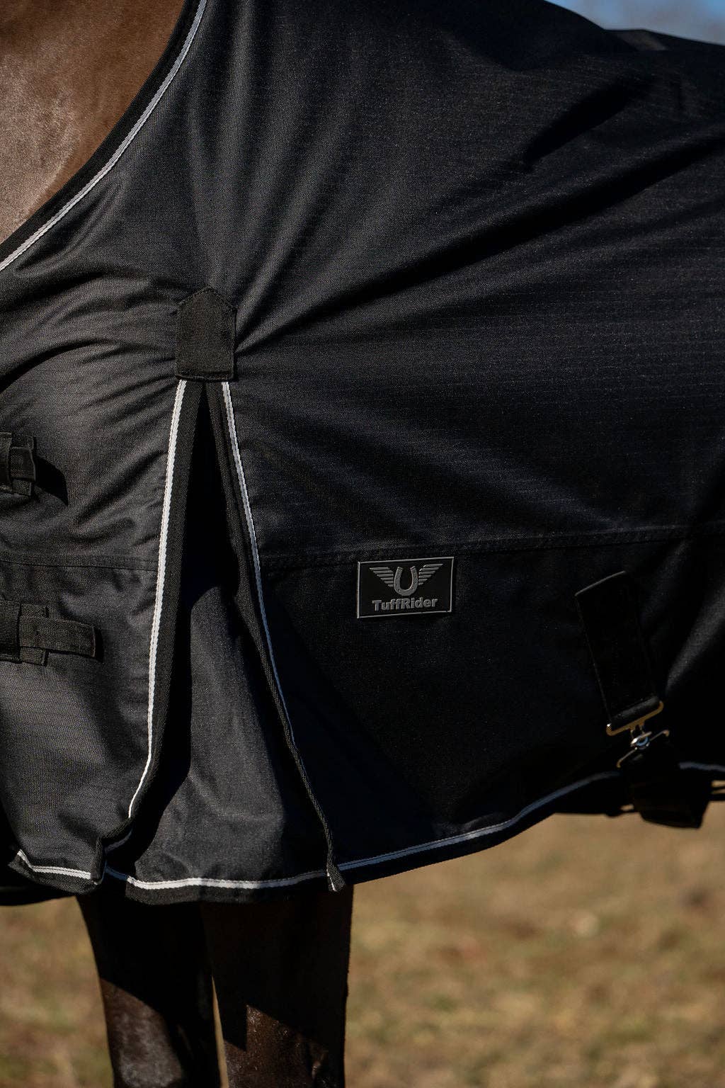 TuffRider 600 D Ripstop Standard Neck Light Weight Turnout Blanket with 100 GSM Fill: Black / 81