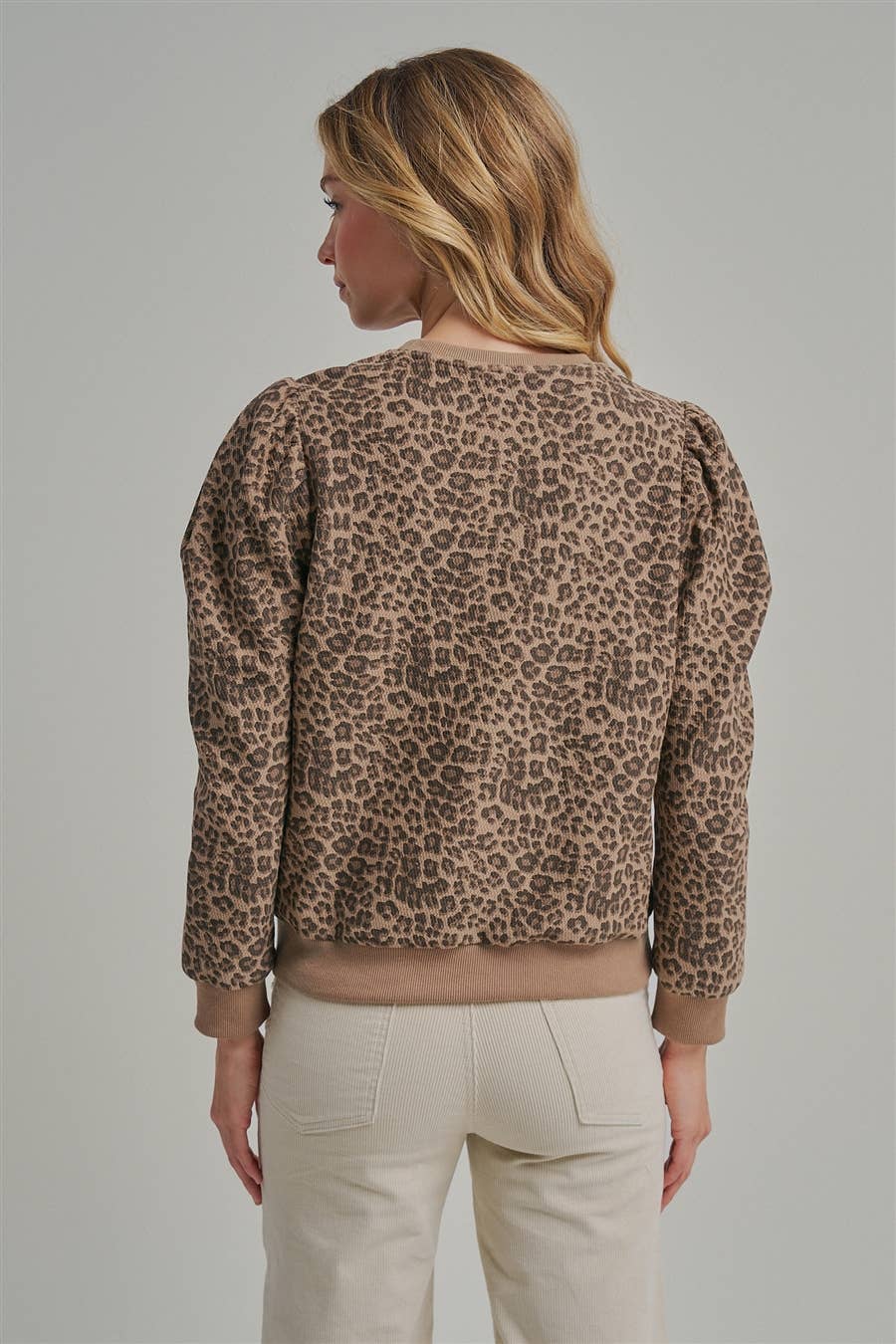 TEXTURED LEOPARD KNIT TOP WITH PUFF SHOULDER_JLT00331-01: LEOPARD / S-M-L(2-2-2)