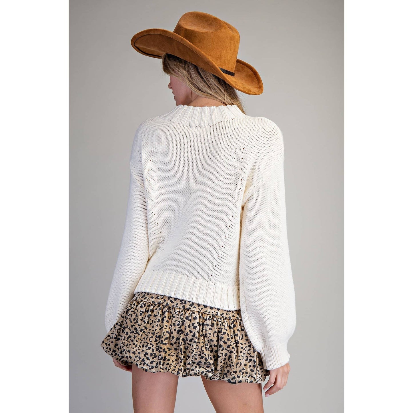 Horseshoe Long Sleeve Sweater Top: VANILLA FROST / L