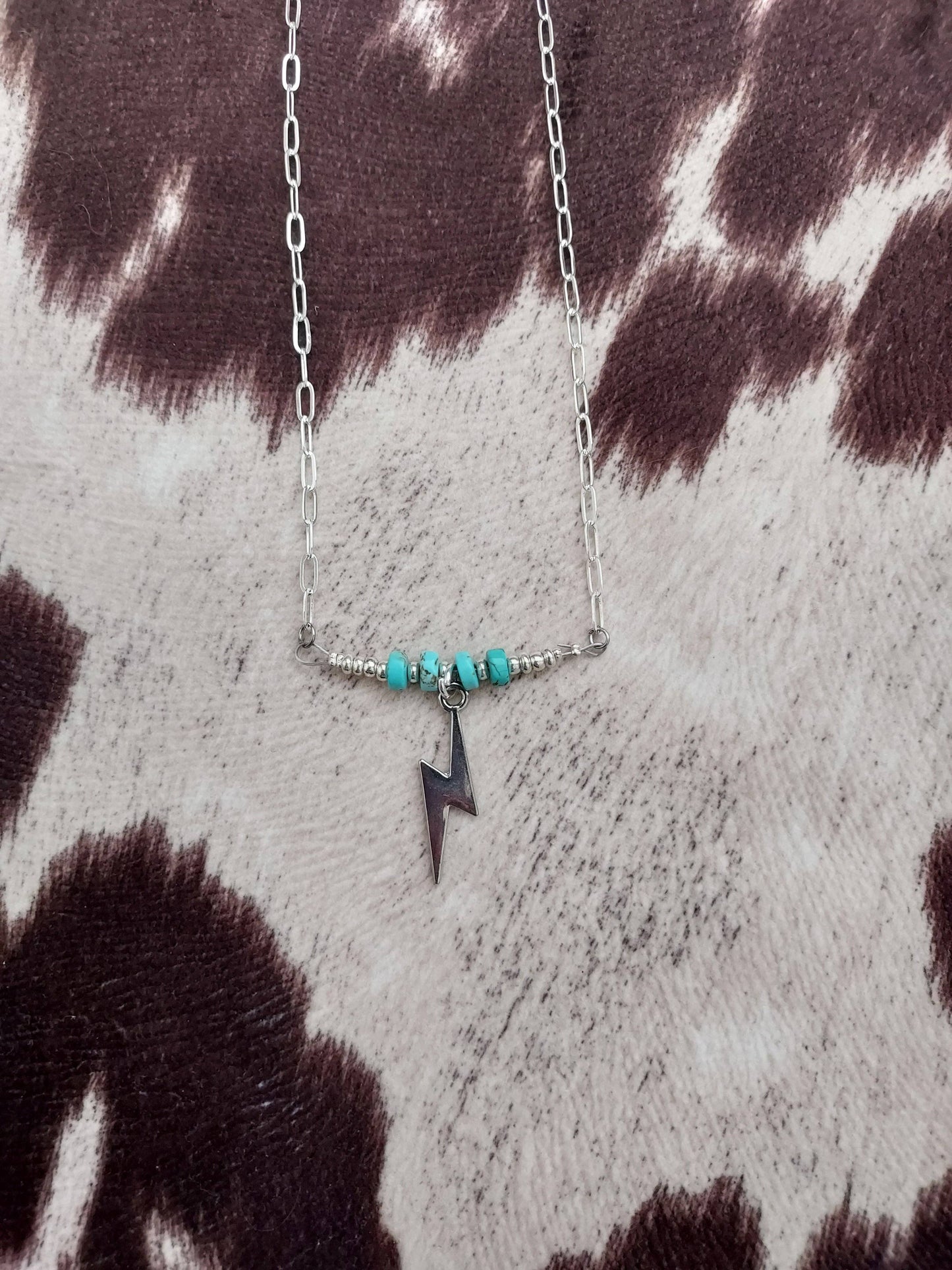 Lighting in the sky necklaces: Blue turquoise