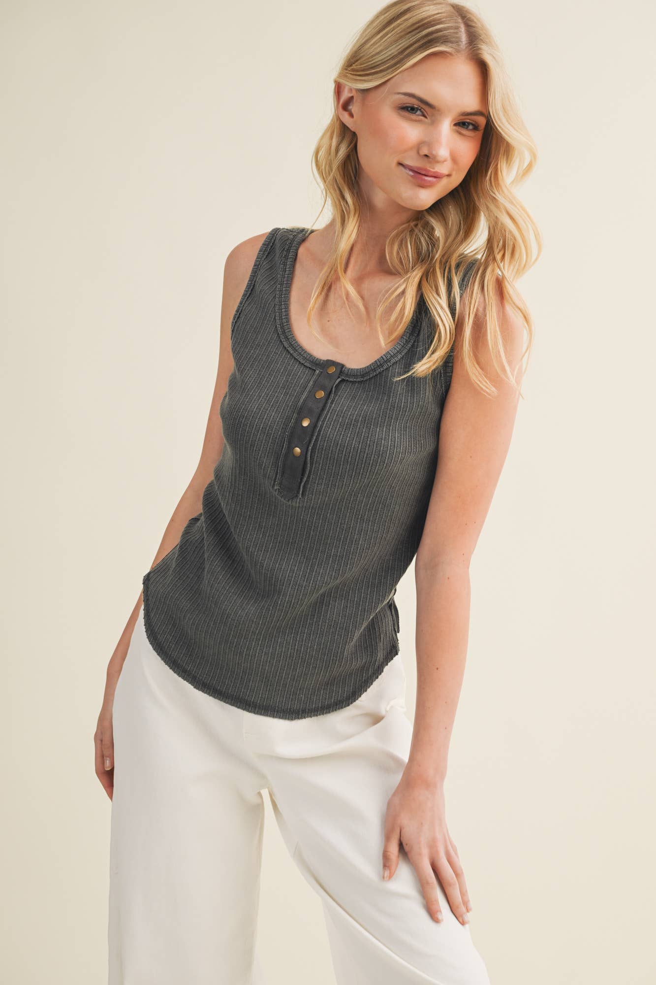 Deconstructed Vertebral Seam Ribbed Top
: CHARCOAL / M