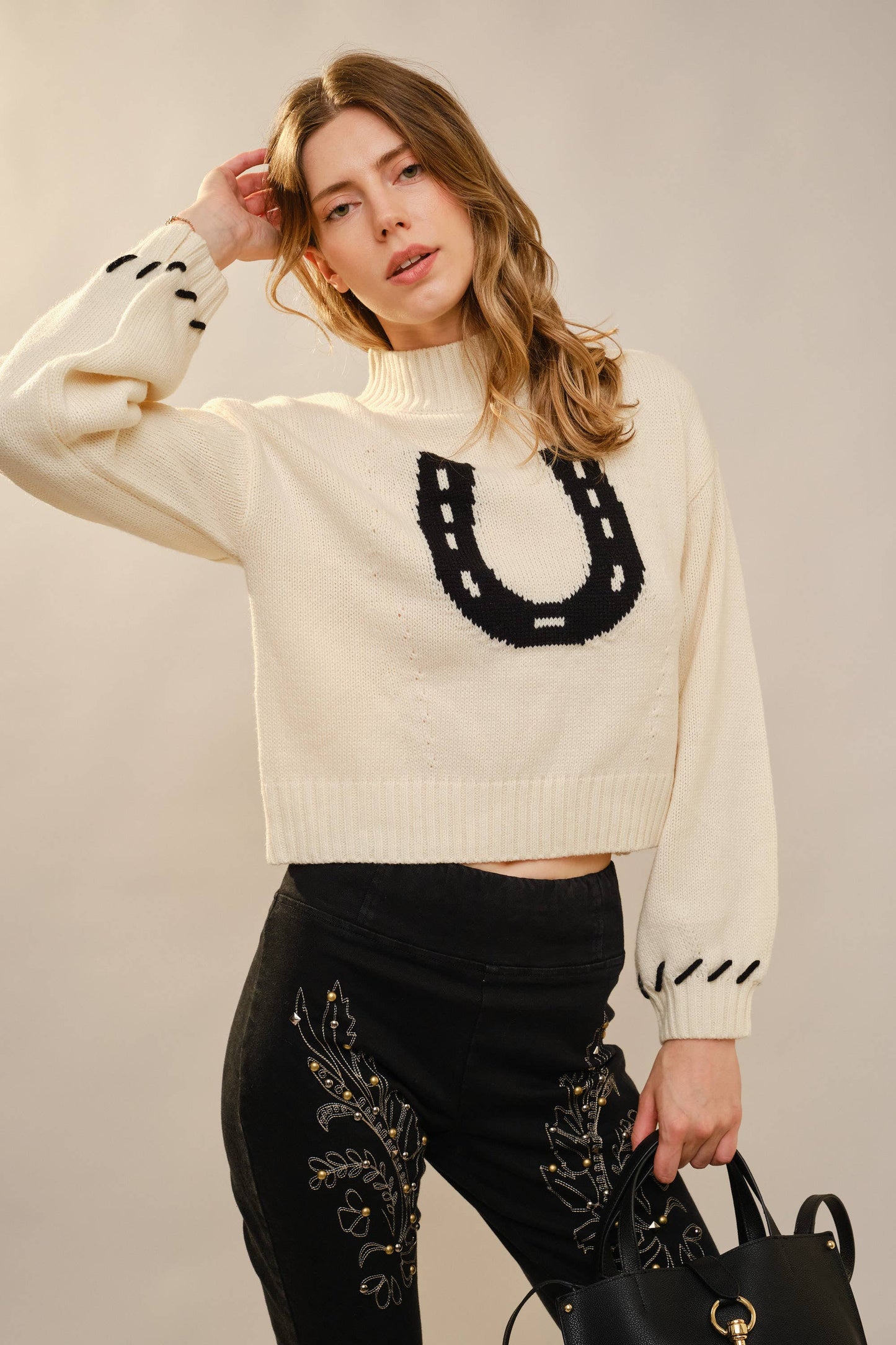 Cropped Horseshoe Knit Sweater: IVORY