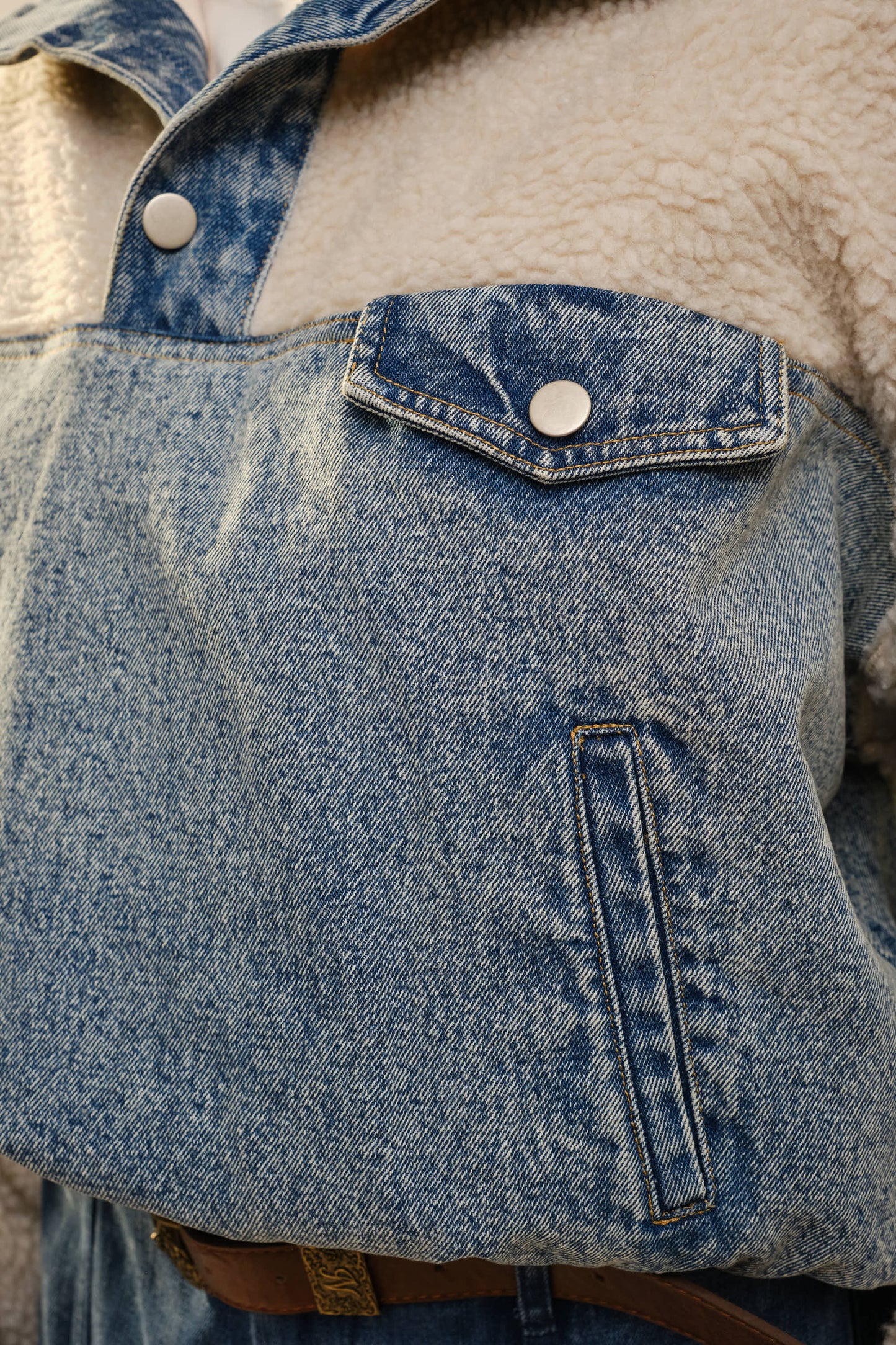 Sherpa Denim Quarter Zip Pullover: MED WASH / S-M-L