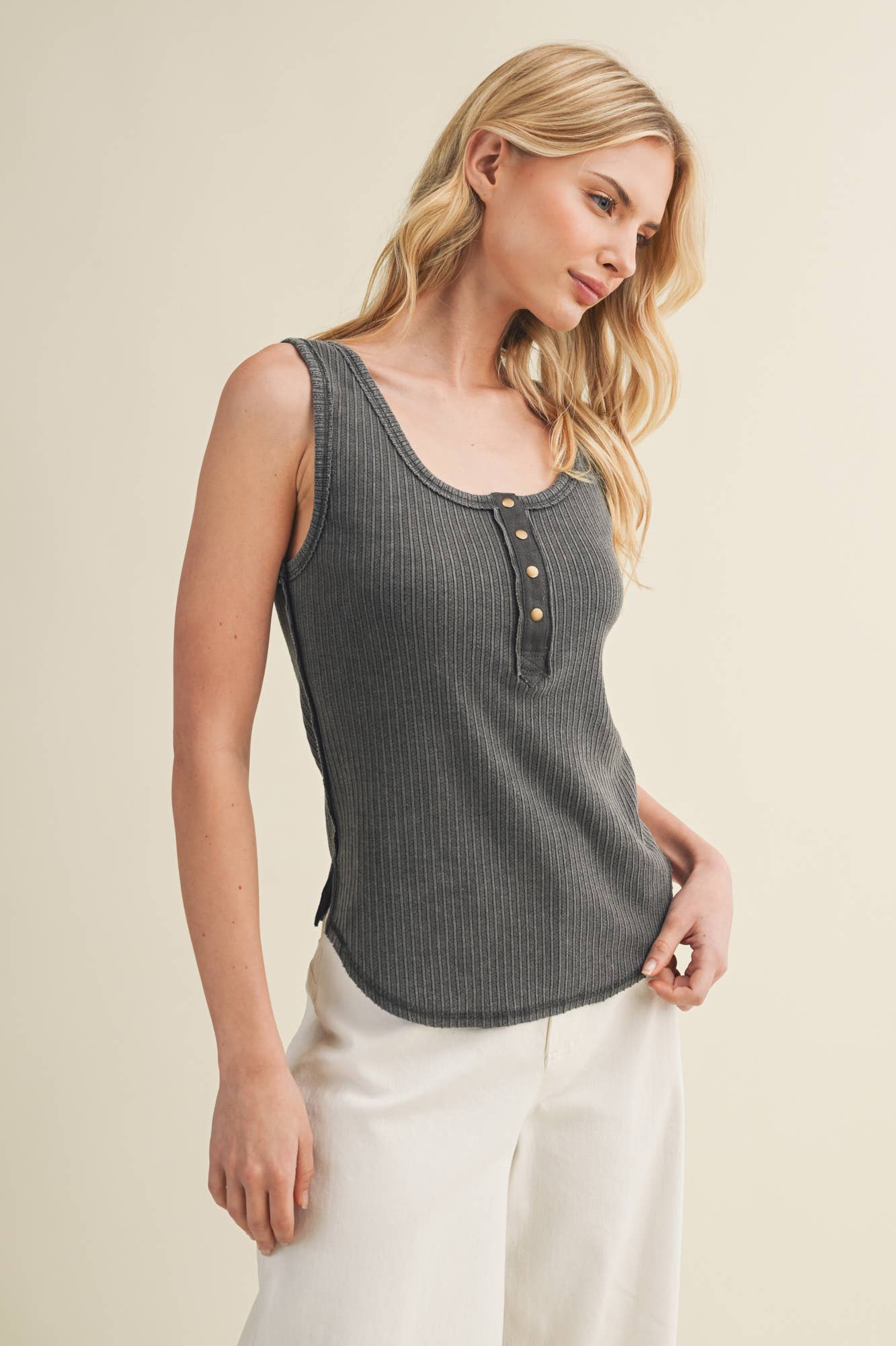 Deconstructed Vertebral Seam Ribbed Top
: CHARCOAL / L