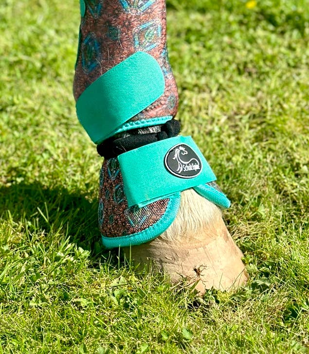 Bell Boots: Dolls / Medium