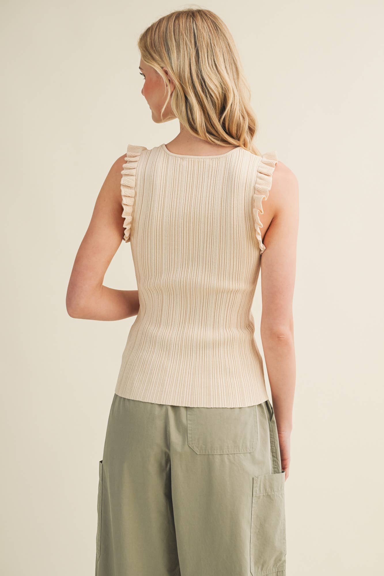 Plisse Shoulder Linear Ribbed Top
: Black / M