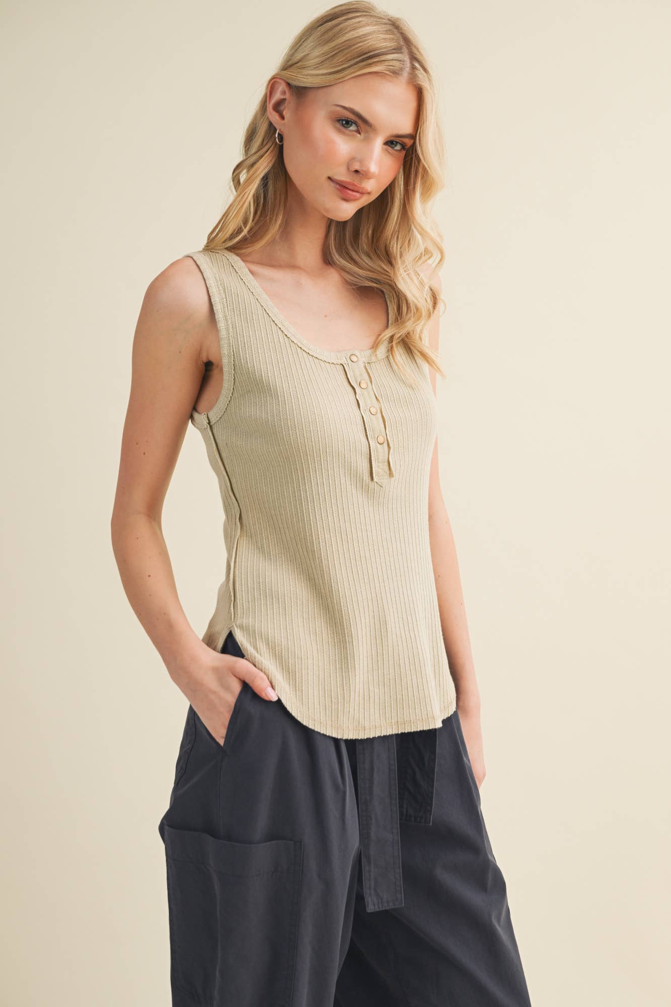Deconstructed Vertebral Seam Ribbed Top
: CHARCOAL / S