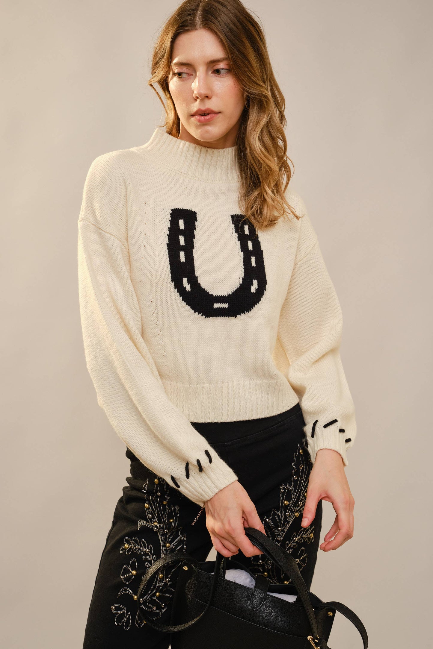 Cropped Horseshoe Knit Sweater: IVORY