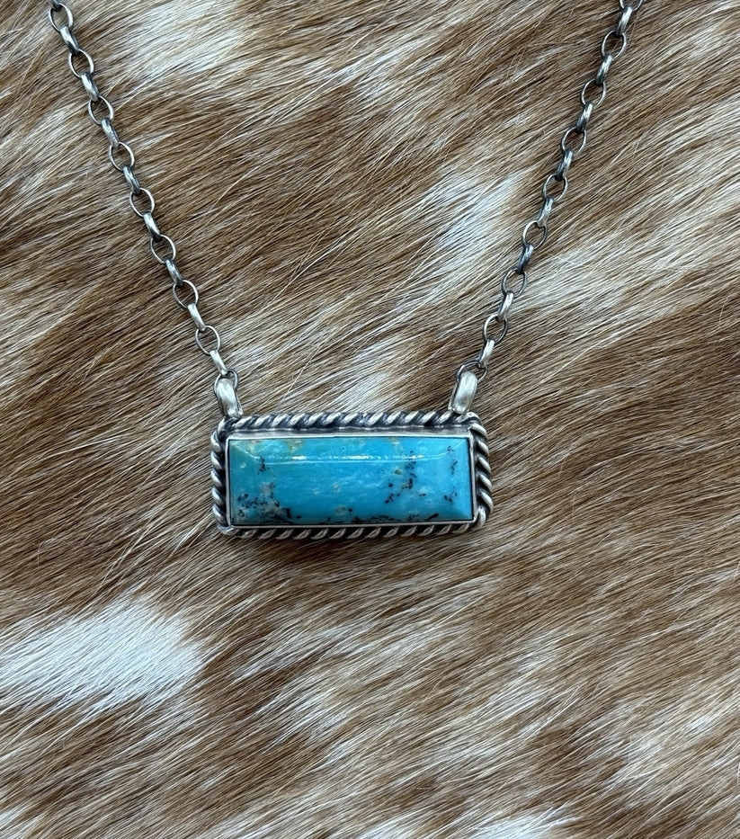 ABOVE THE BAR Navajo Turquoise Necklace 16"