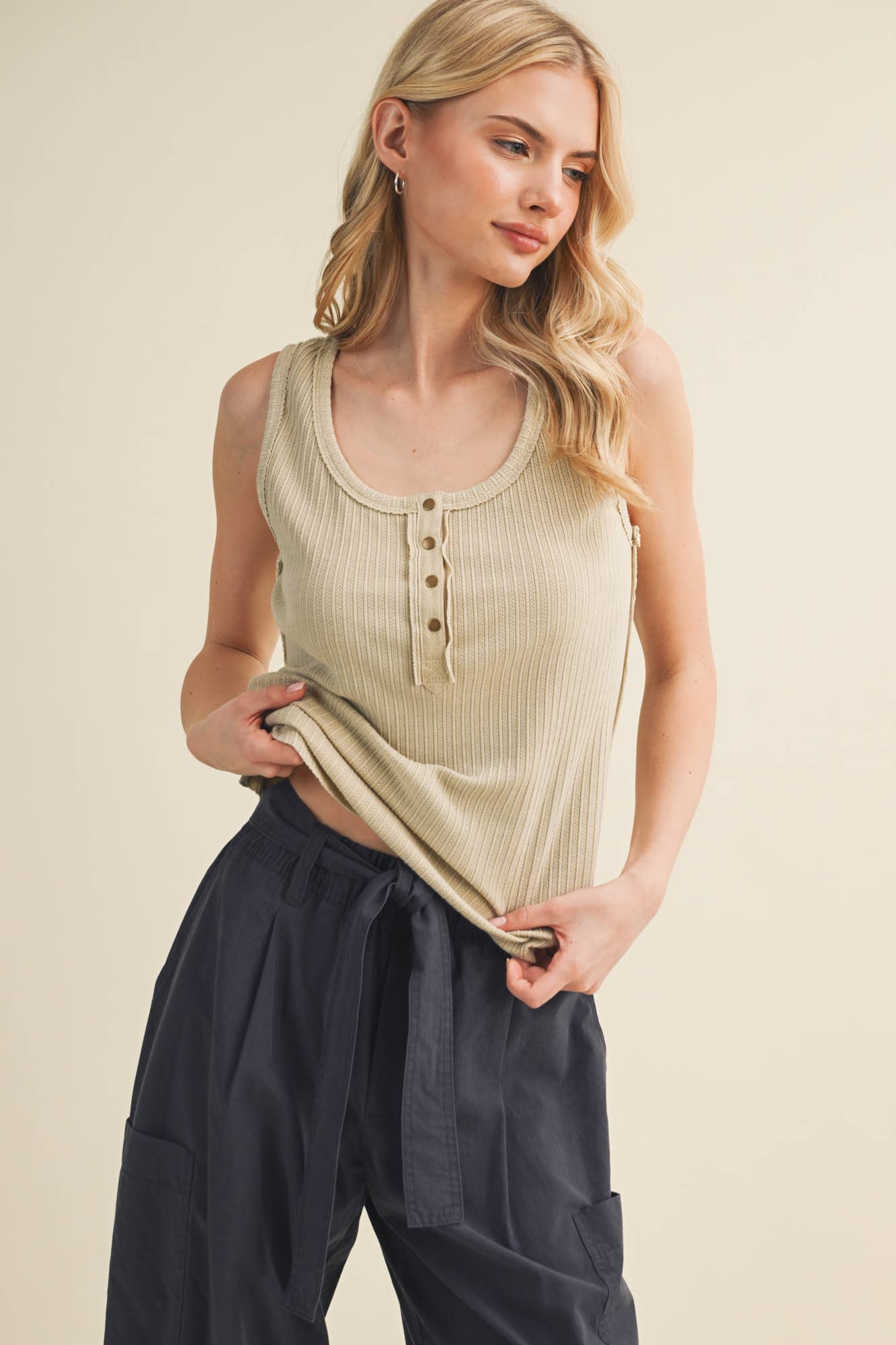 Deconstructed Vertebral Seam Ribbed Top
: CHARCOAL / L