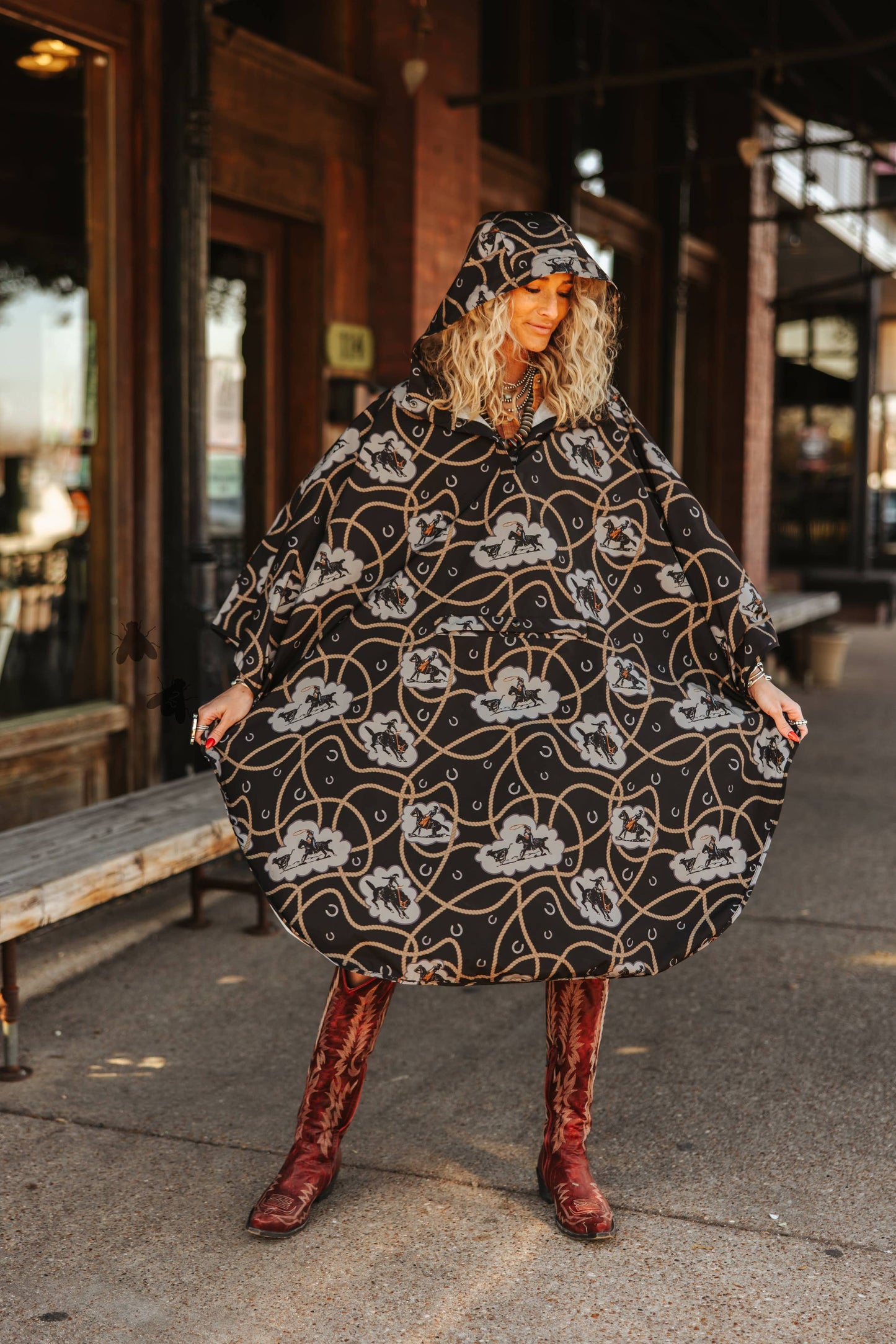 PALUXY PONCHO *BUCK OFF: S/M