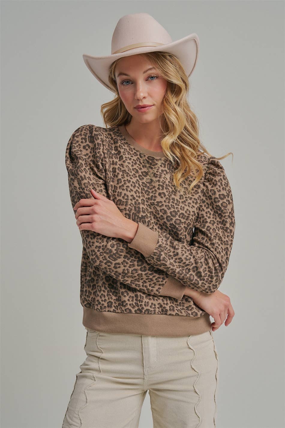 TEXTURED LEOPARD KNIT TOP WITH PUFF SHOULDER_JLT00331-01: LEOPARD / S-M-L(2-2-2)