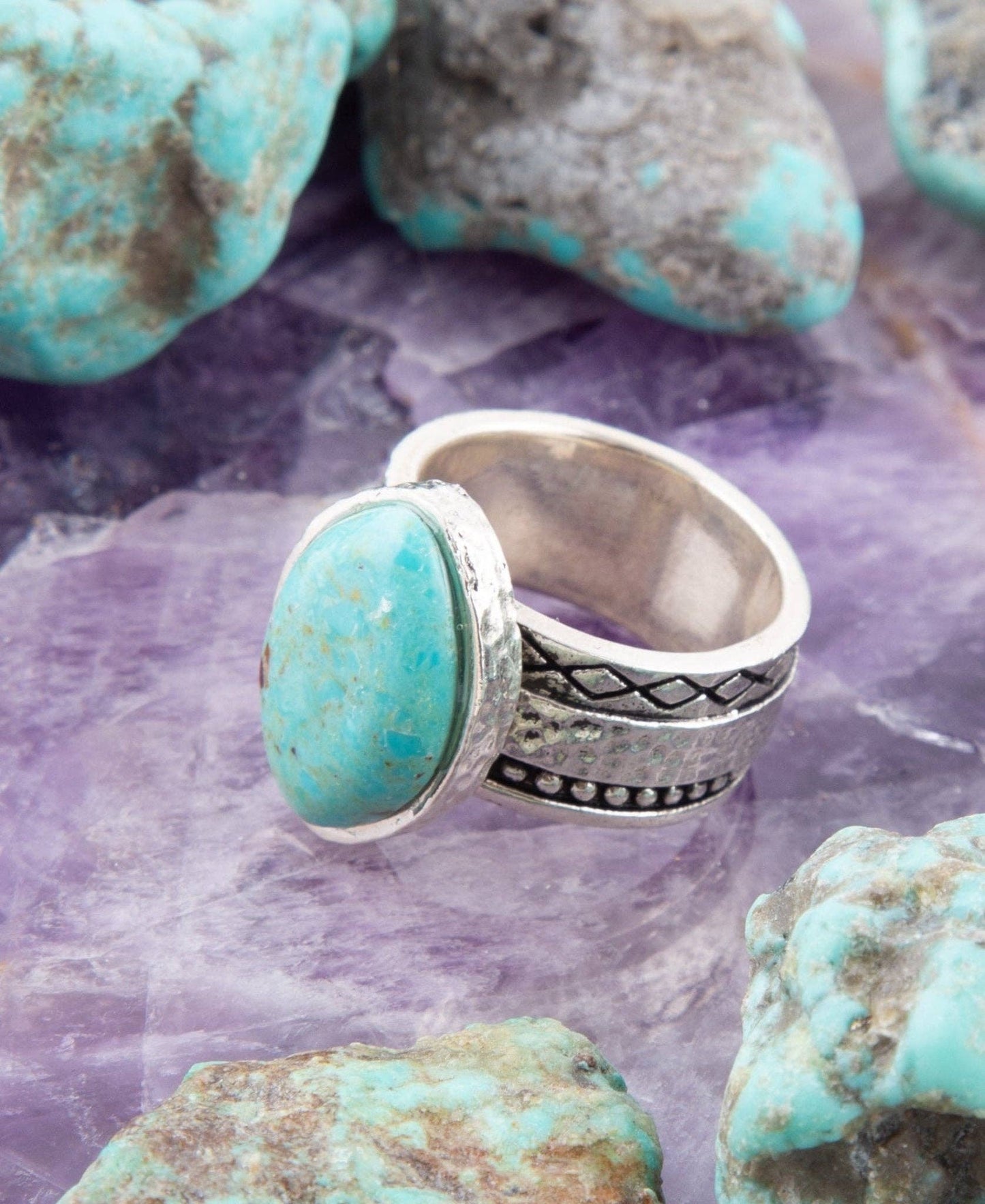 Hammered Big Sterling Silver and Turquoise Ring: 9