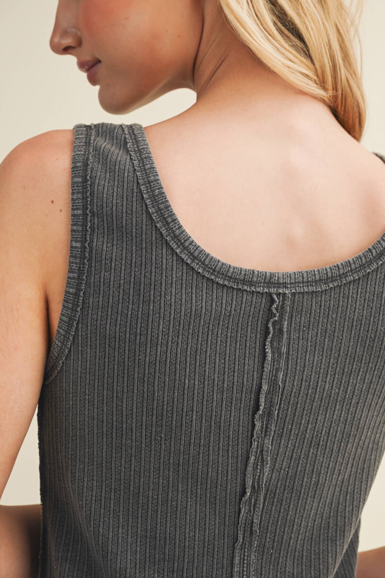 Deconstructed Vertebral Seam Ribbed Top
: CHARCOAL / S