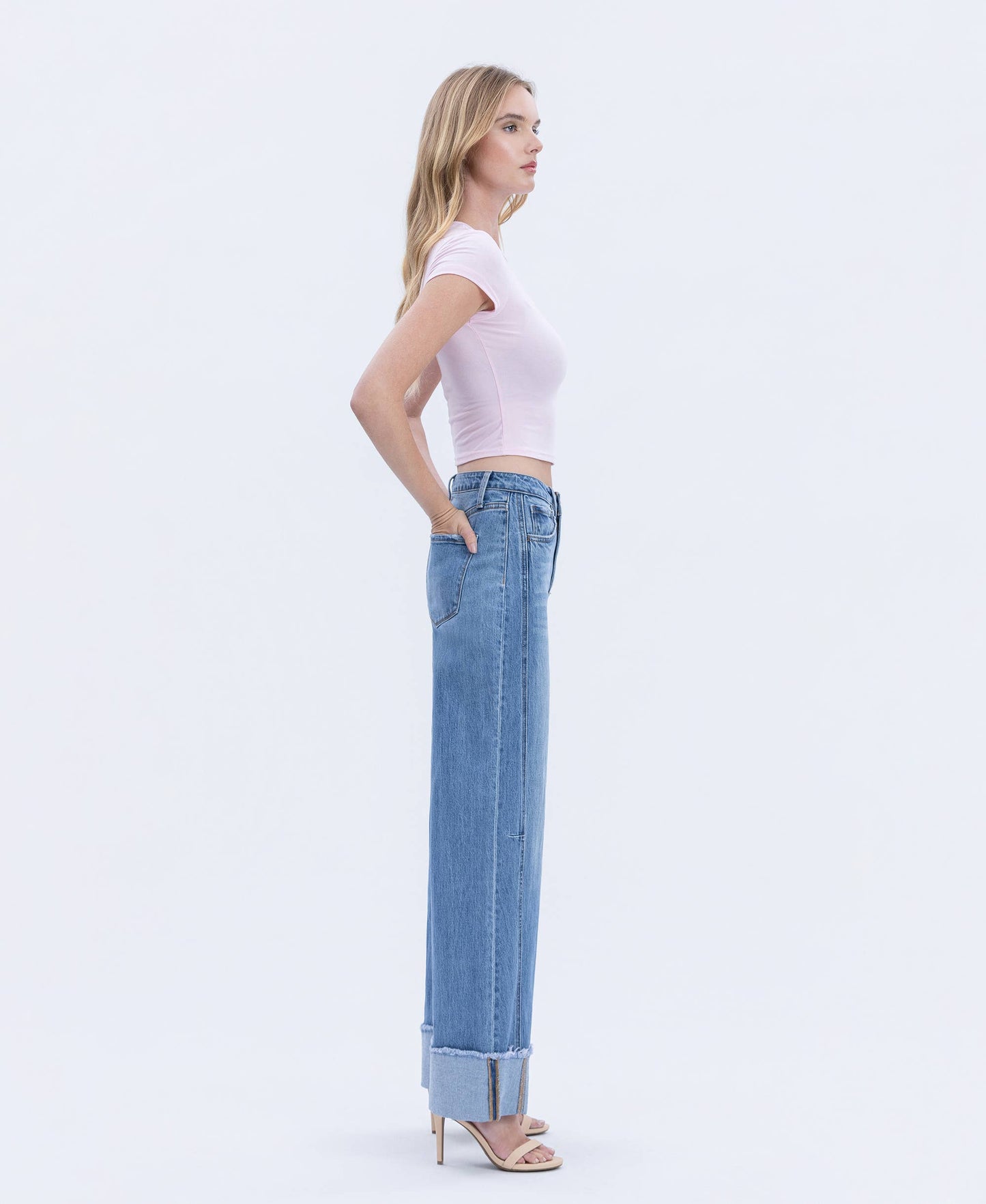 HIGH RISE MEDIUM WASH CUFFED WIDE JEANS T6684: ADORE YOU / 28