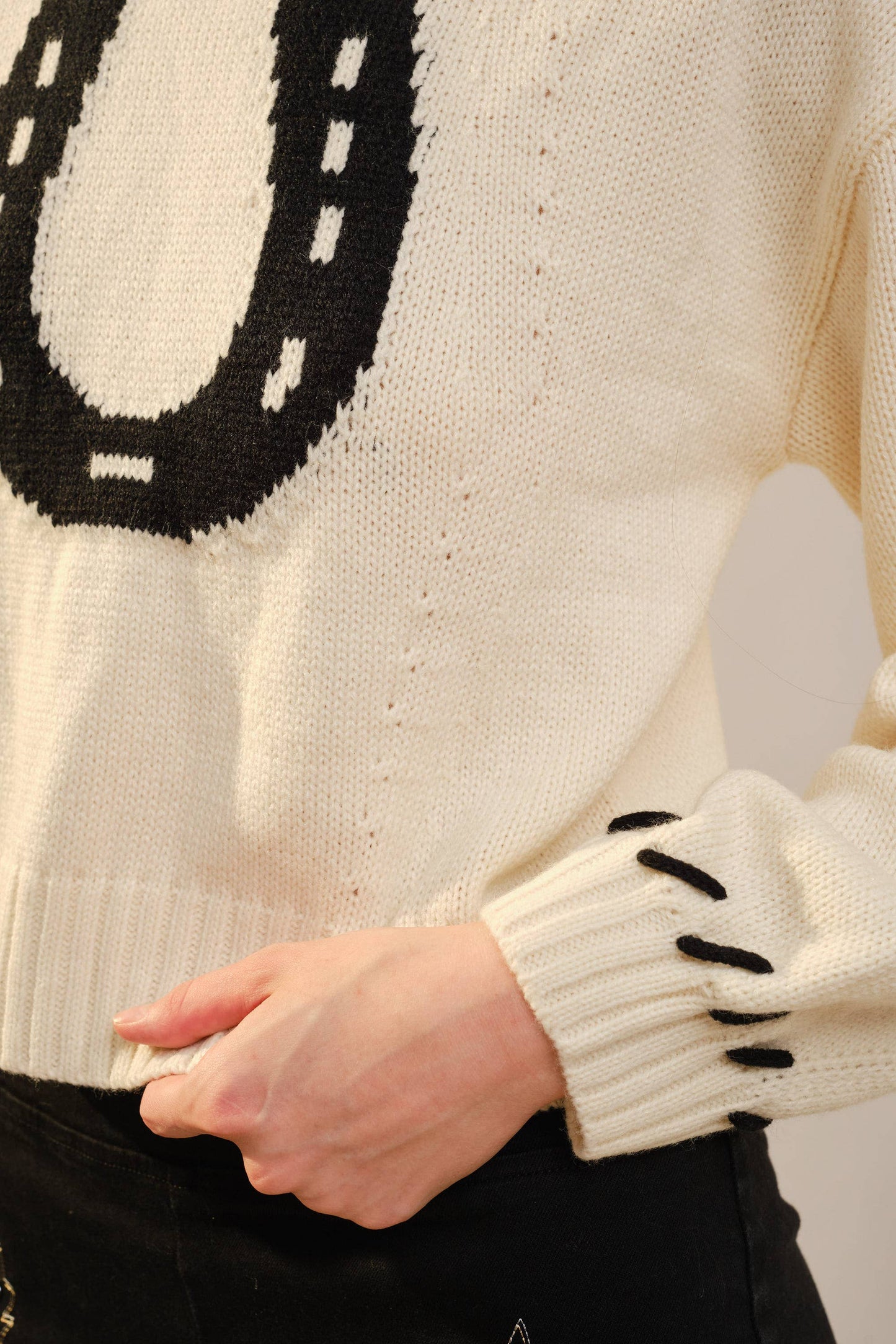 Cropped Horseshoe Knit Sweater: IVORY