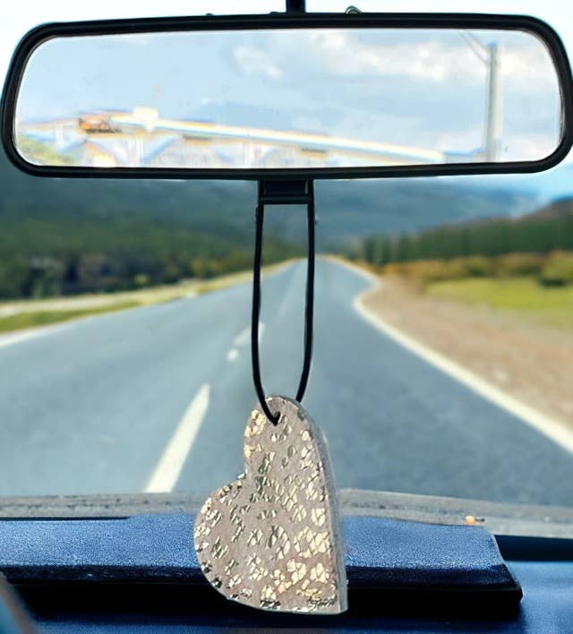 2P-BOUJEE reSCENTable CHARMS   : ARROW