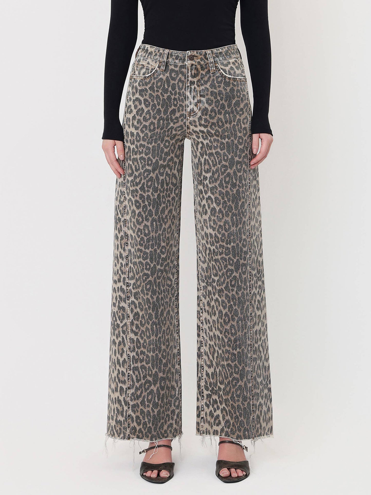 HIGH RISE SIDE SEAM DETAIL LEOPARD WIDE LEG JEANS F9190LPD: LEOPARD / 26