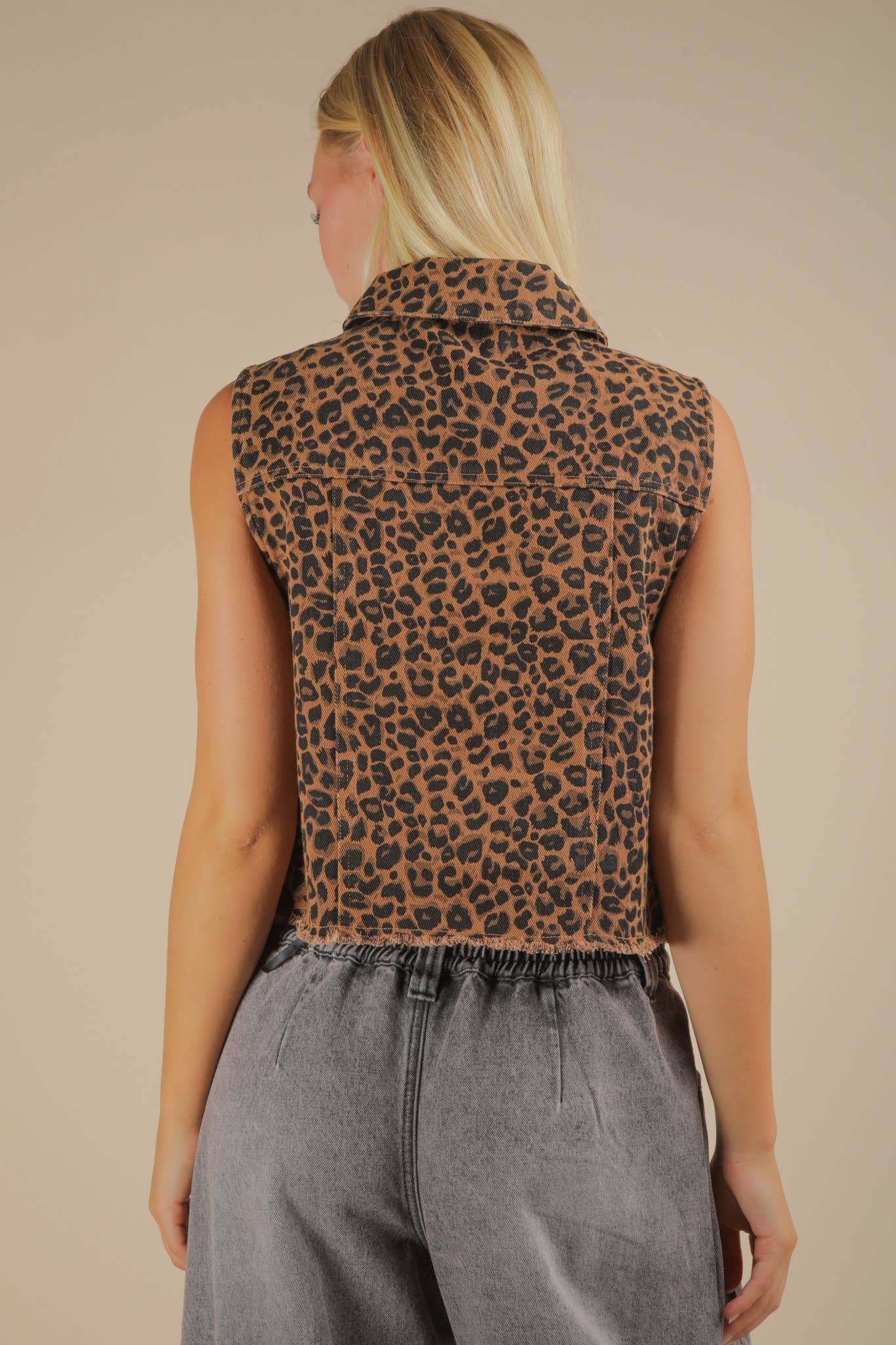 Leopard Printed Collared Casual Vest: CAMEL MIX