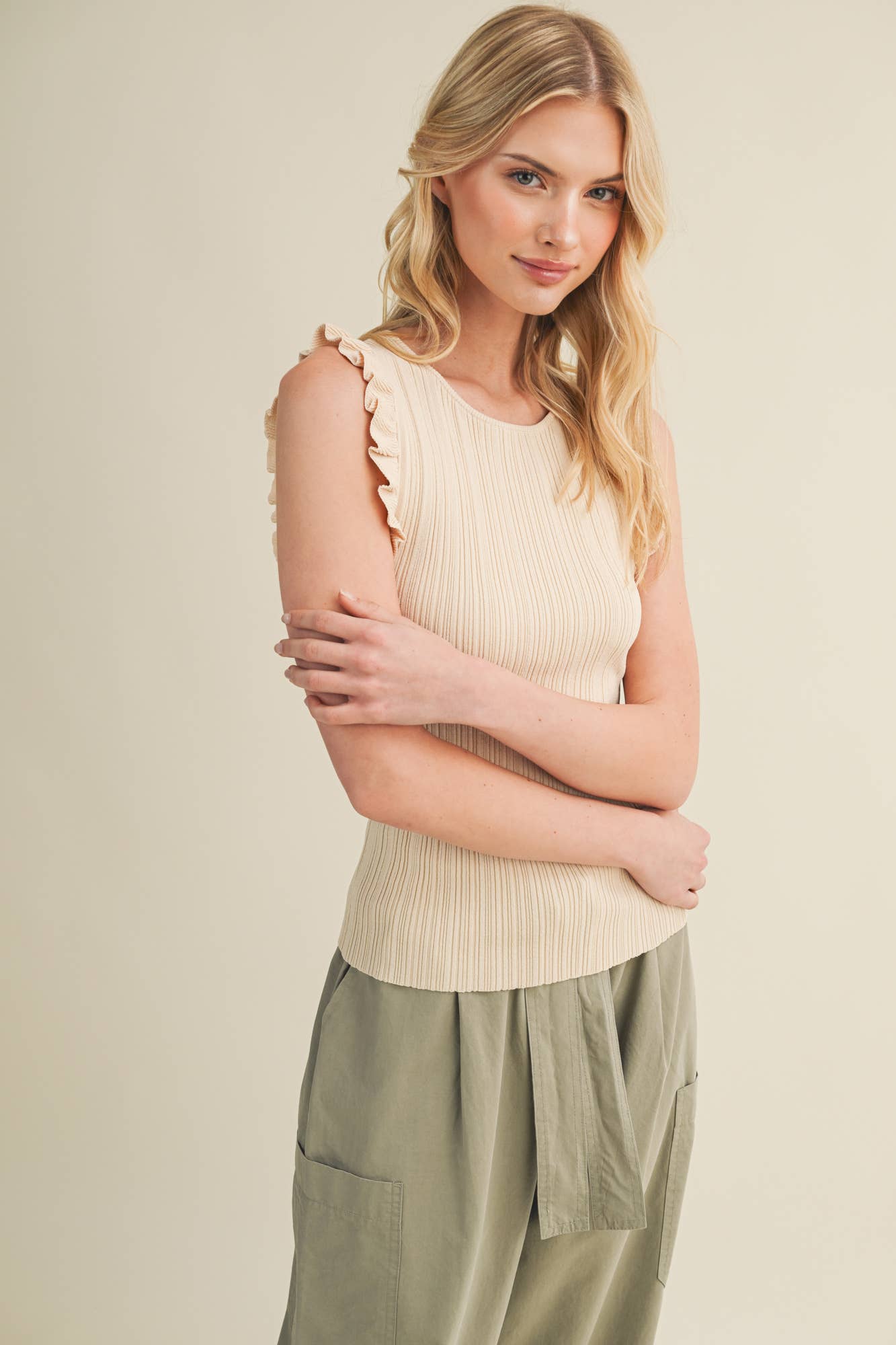 Plisse Shoulder Linear Ribbed Top
: Black / M