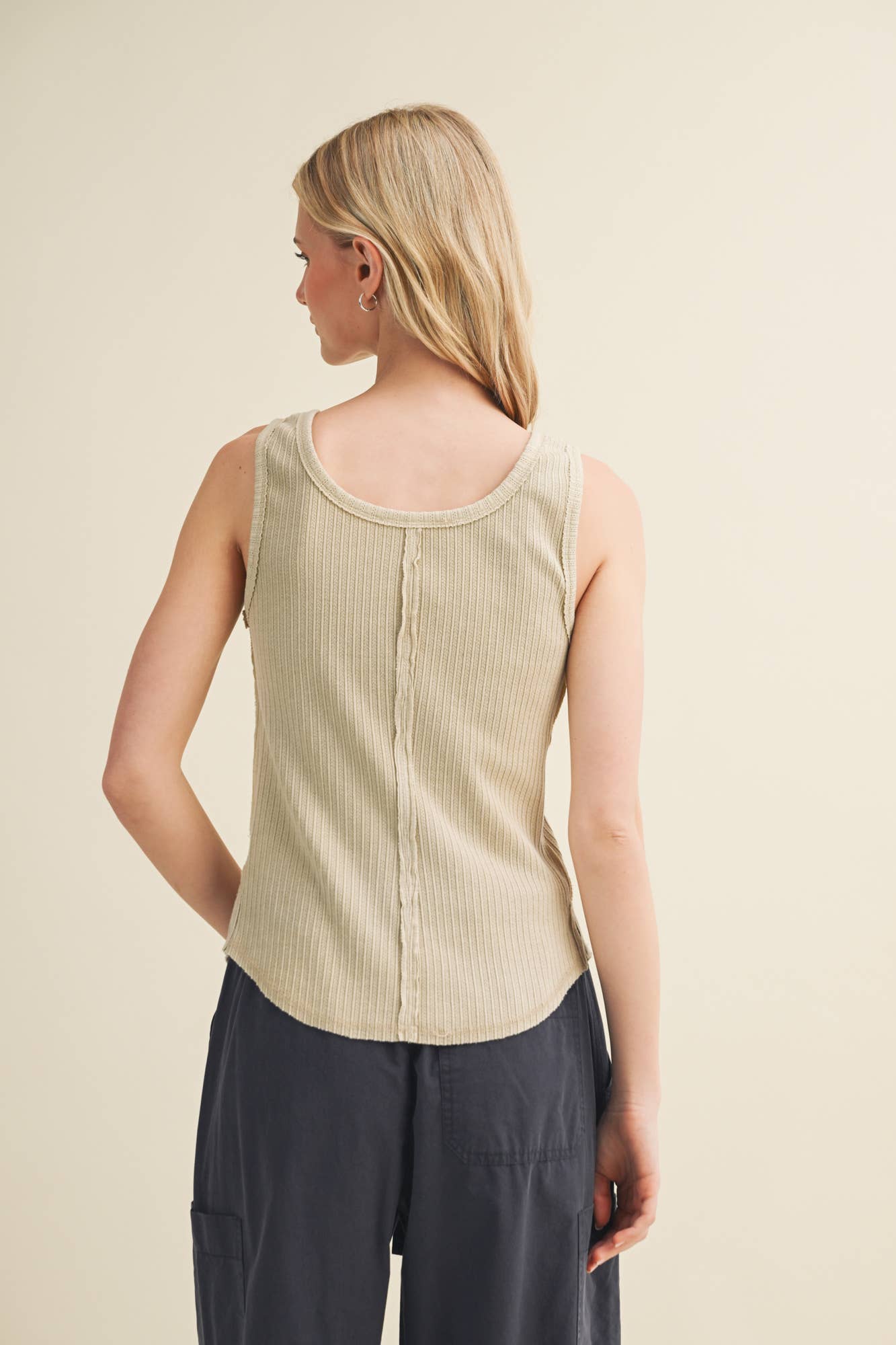 Deconstructed Vertebral Seam Ribbed Top
: CHARCOAL / M