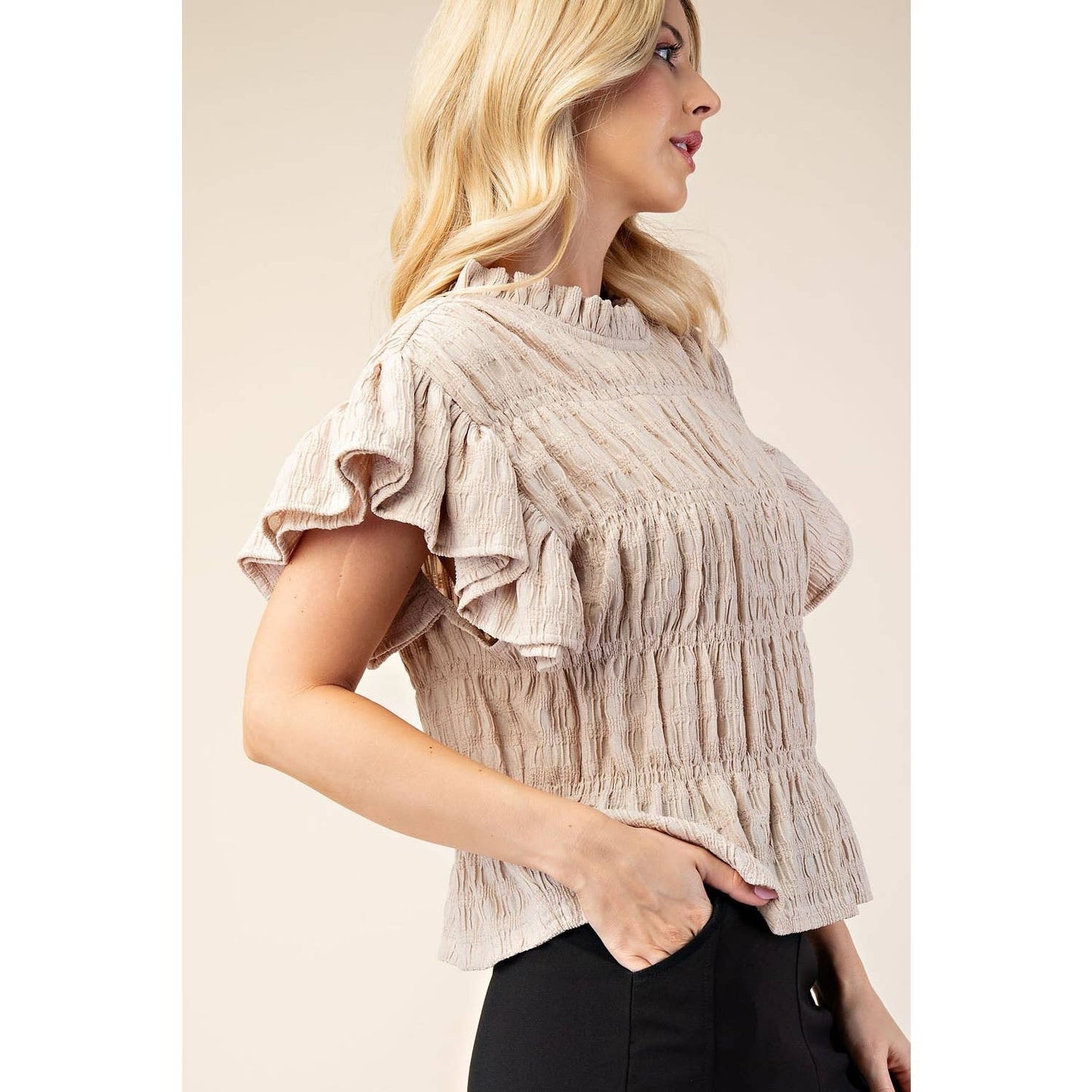 NEW Ruched Flutter Sleeve Top: BLACK / L