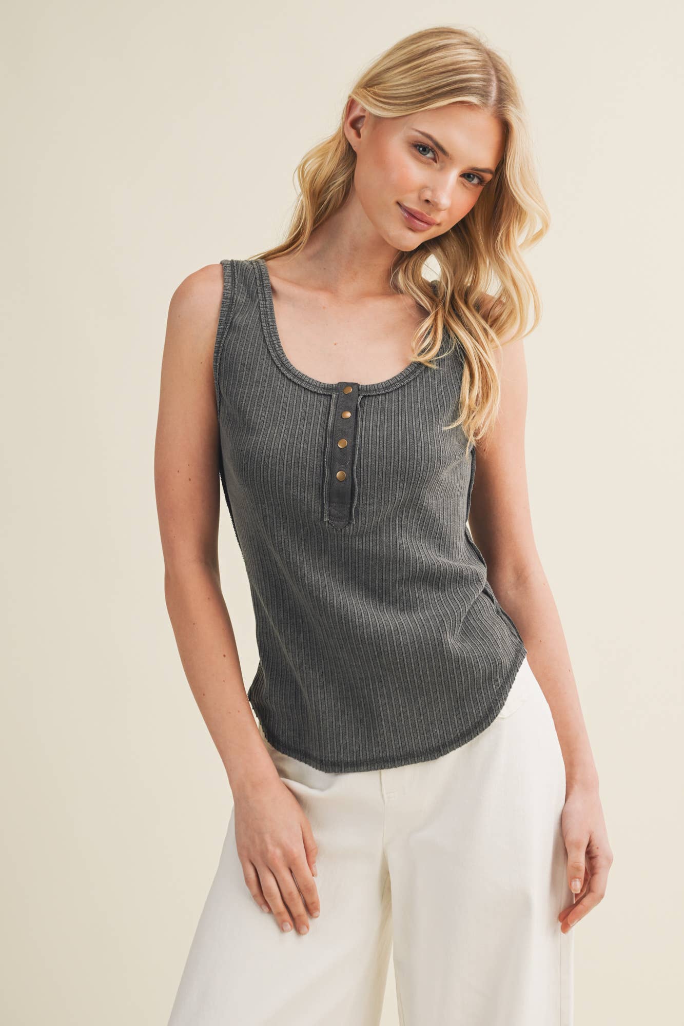 Deconstructed Vertebral Seam Ribbed Top
: CHARCOAL / M