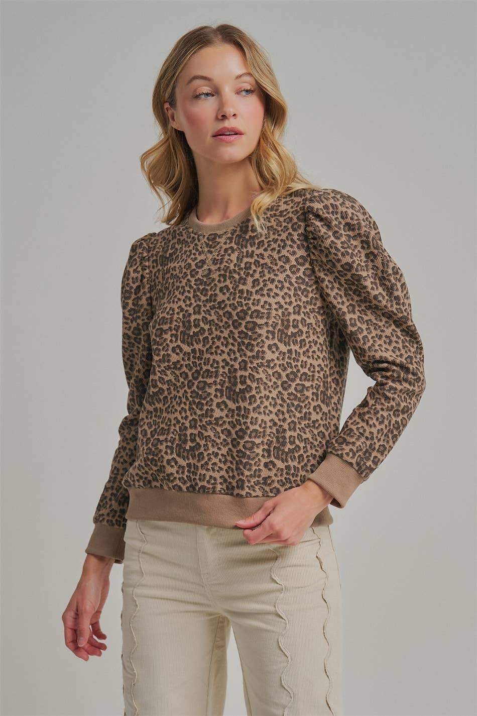 TEXTURED LEOPARD KNIT TOP WITH PUFF SHOULDER_JLT00331-01: LEOPARD / S-M-L(2-2-2)